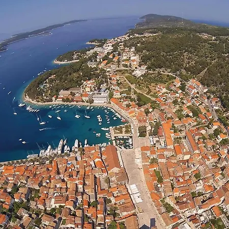 Holiday home Lovely In Stari Grad