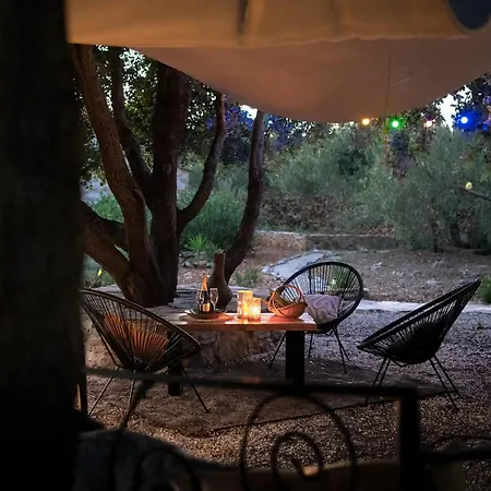 Lovely In Stari Grad Holiday home *