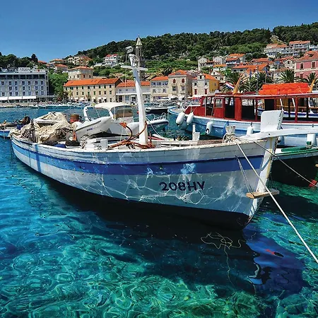 Lovely In Stari Grad * Basina