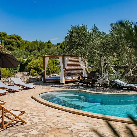 Lovely In Stari Grad