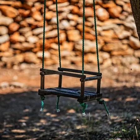 Lovely In Stari Grad Holiday home